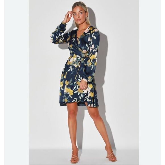NWT Lulus Love Is Life Navy Blue Floral Print Wrap Dress Women’s Medium - Picture 1 of 14